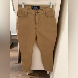 Hollister Beige High-Rise Skinny Pants